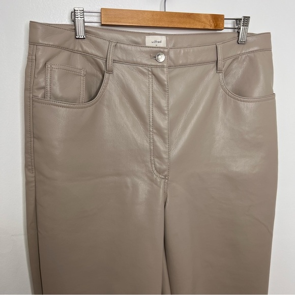 ARITZIA Wilfred Beige Melina Vegan Leather Pants - Picture 3 of 8